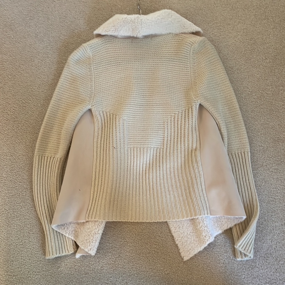 Cream Colored Light Jacket Size Medium - image 3